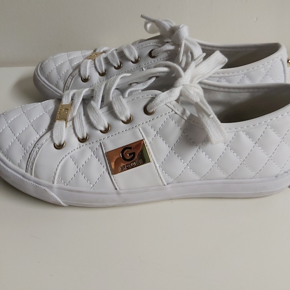 GUESS White and Gold Running Shoes Size 8 - Picture 4 of 6